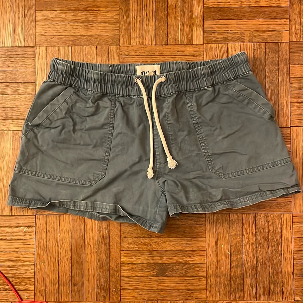Pact shorts size M